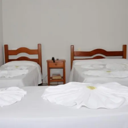 Hotel Carolina 2 - próximo a Universidade de Uberaba uniube - ao Aeroporto Fórum De uberaba - hospital Mario Palmeirio ao Hospital São Marcos e hospital Regional-2